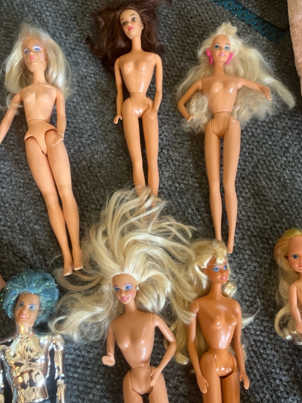 Bundle of 13 Barbie dolls some vintage - Picture 6 of 6